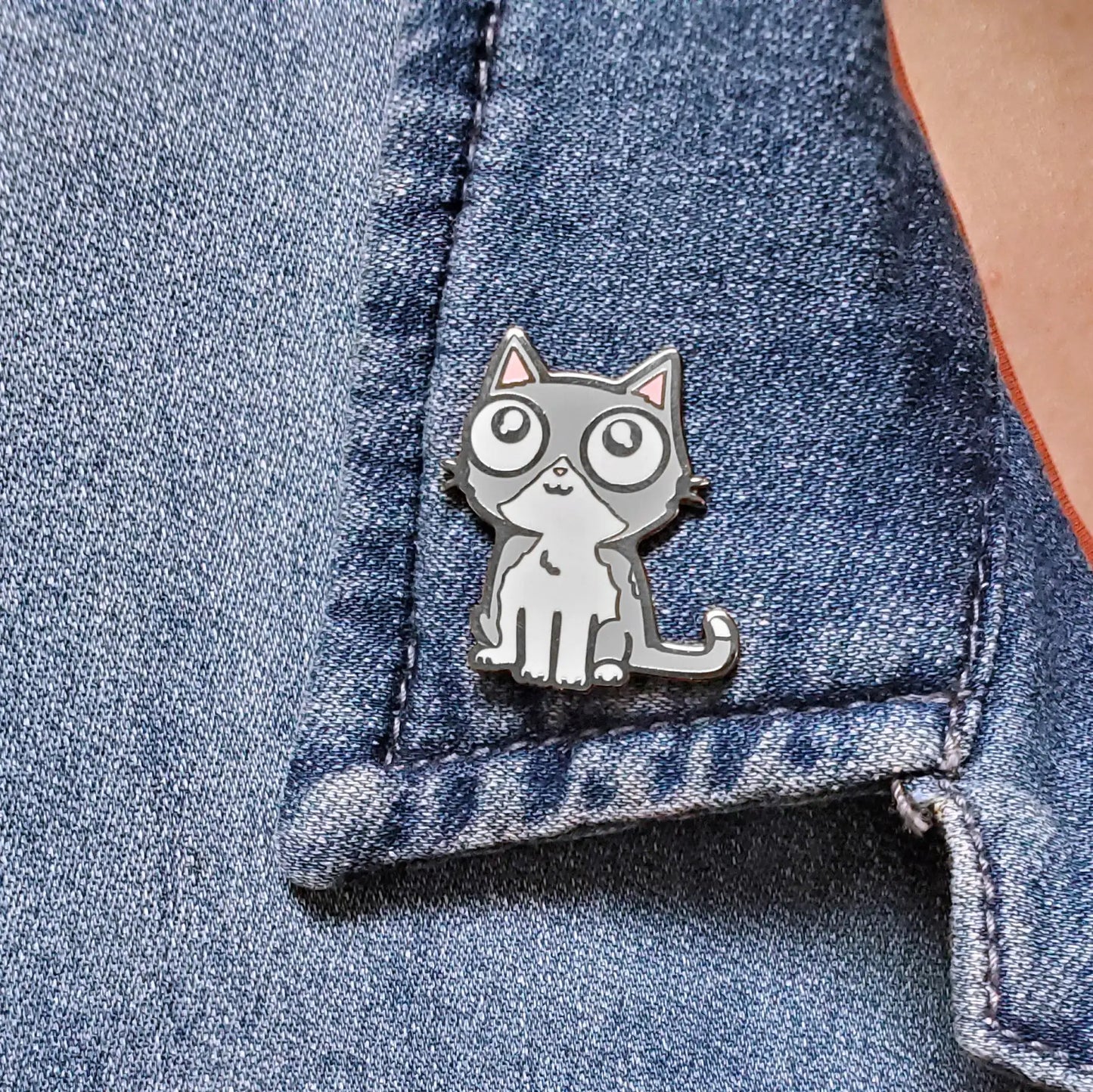 Gray Cat Pin - Printkeg.art